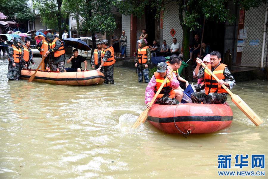 （社会）（3）江西南丰：开展紧急救援 转移被困群众