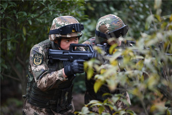 常备不懈武警特战队员节后演兵正忙