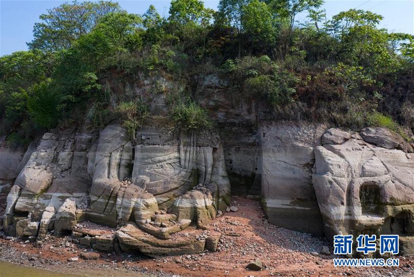（新華視界）（1）四川仁壽：唐代摩崖造像露出水面