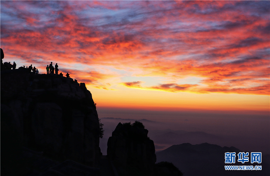 日出东方,登顶泰山