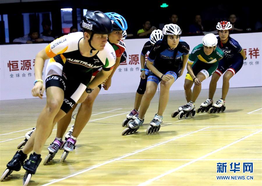  （体育）轮滑世界冠军校园公益行在沪举行