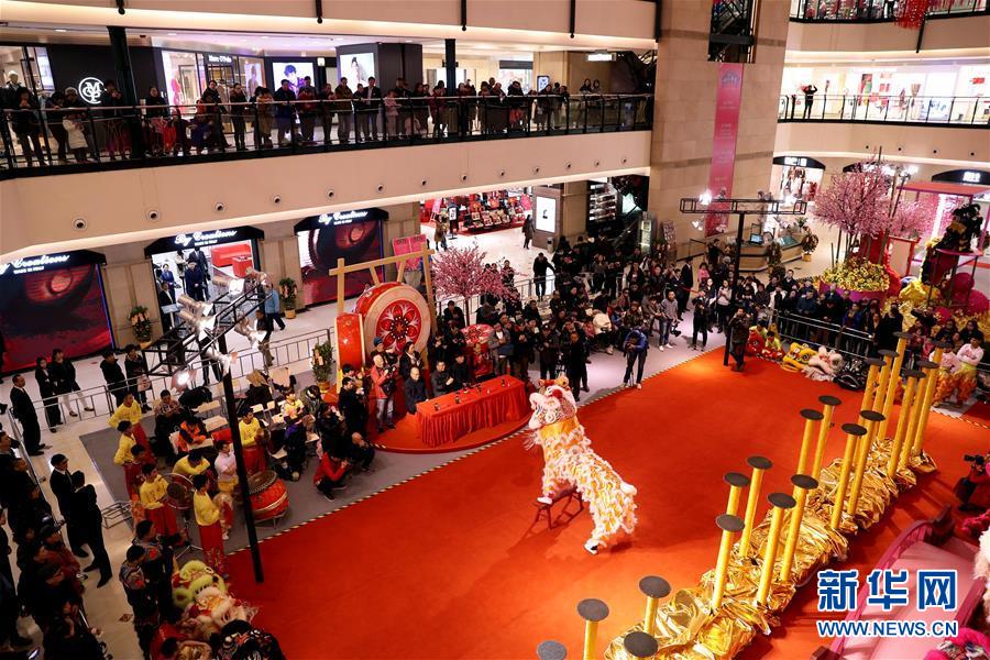 （文化）（3）“狮王争霸”为上海春节添年味