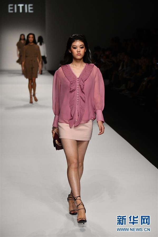 #（新华视界）（2）EITIE女装品牌亮相上海时装周