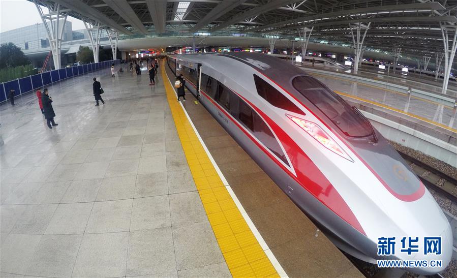 （社会）（9）17辆超长版时速350公里“复兴号”动车组亮相京沪高铁