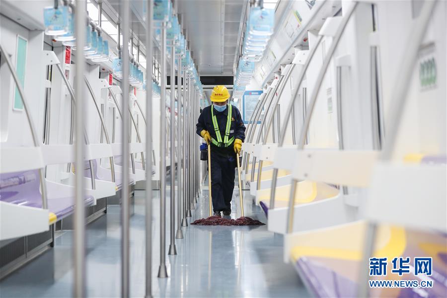 （聚焦疫情防控）（1）上海地鐵：加大消毒力度 保障乘客安全