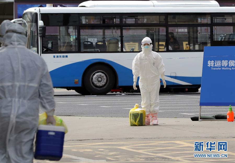 （聚集疫情防控）（2）上海：对所有非重点国家入境人员实施新冠病毒核酸检测