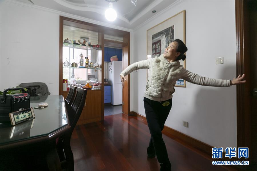 （聚焦疫情防控）（2）上海：市民舞蹈队成员的“宅”生活