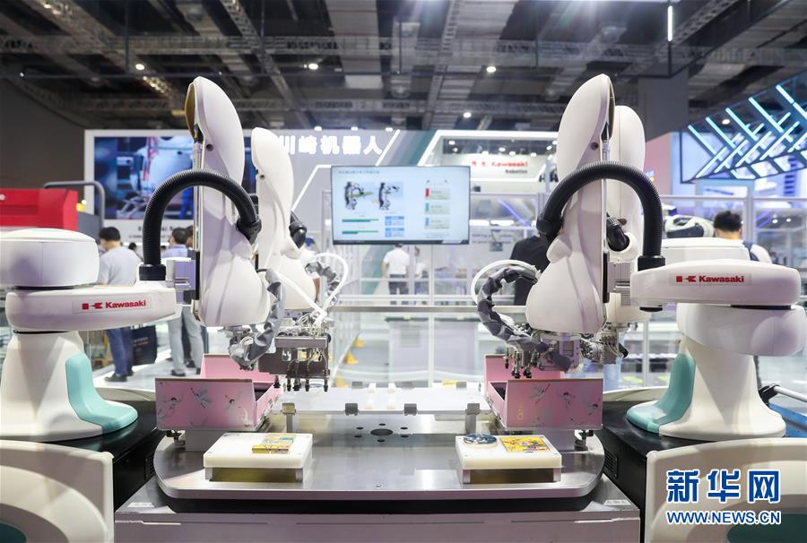 （新华视界）（6）机器人“炫技”工博会