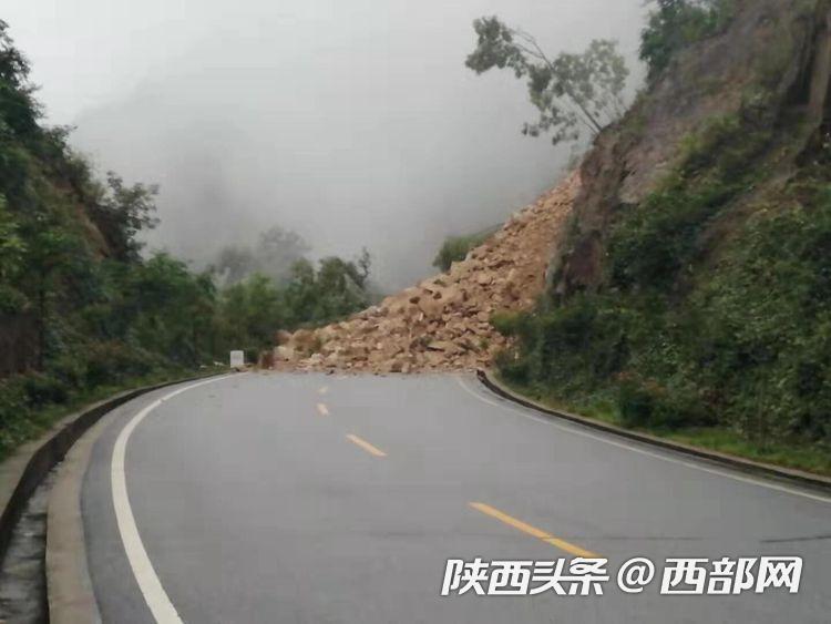 受连阴雨影响,9月16日17时许,108国道宁强段1771公里 900米,345国道