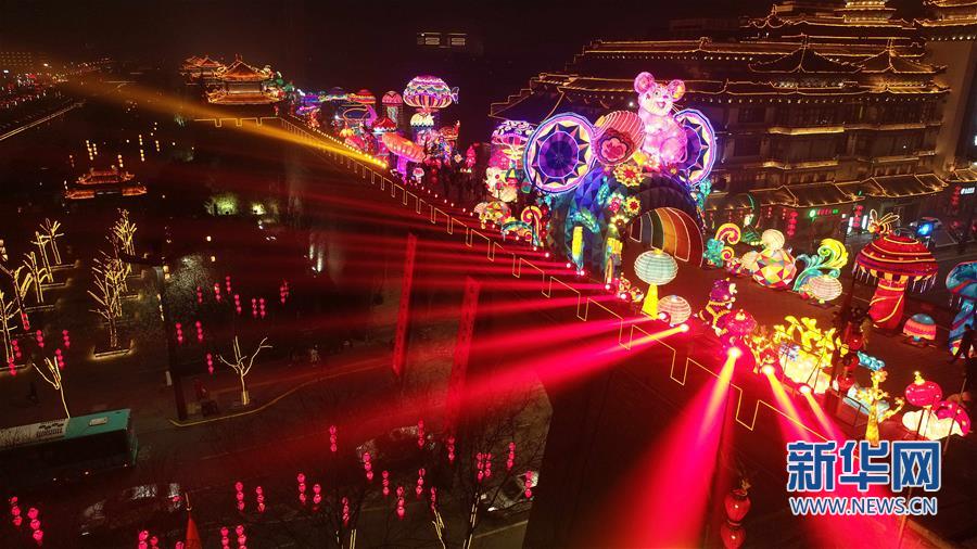 （社會）（4）西安城墻新春燈會亮燈 