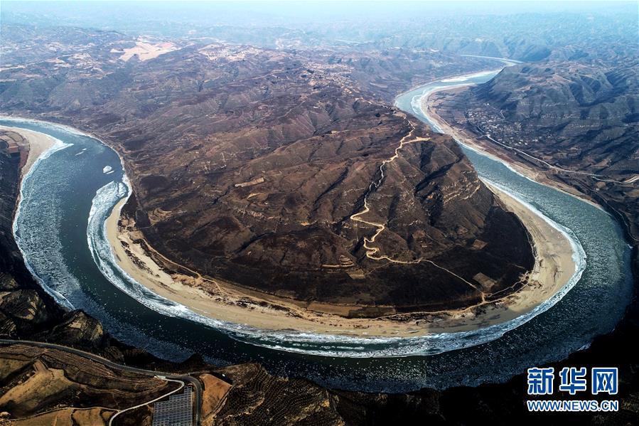 （美丽中国）（1）“银色巨龙”——黄河临汾段现流凌景观