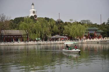 北京：北海公园游船有序开航