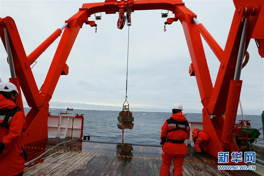 （“雪龙”探南极·图文互动）（2）中国南极考察队首次在宇航员海展开综合科考