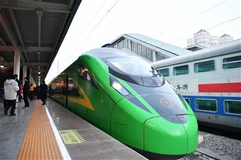 蘭渝鐵路開行時速160公里“復興號”動車組
