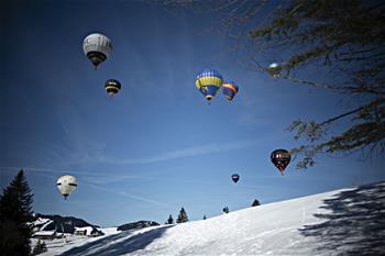 瑞士：放飞热气球