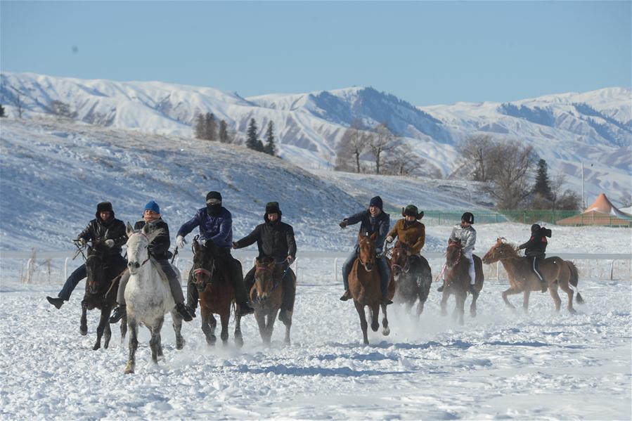 （社会）（1）新疆那拉提冰雪旅游文化节开幕