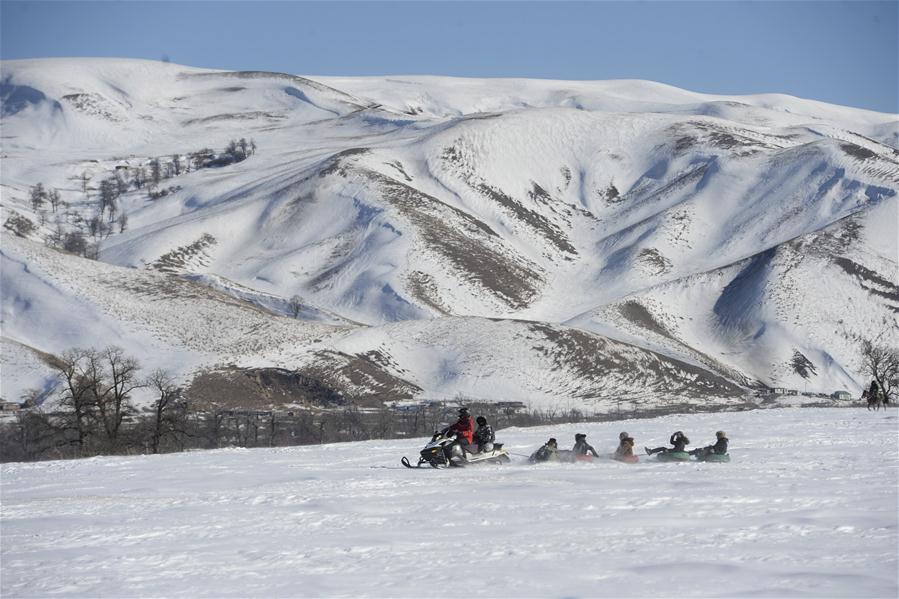 （社会）（2）新疆那拉提冰雪旅游文化节开幕