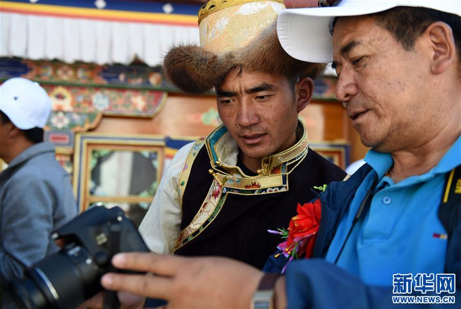 （文化）（3）藏族农民进城办影展