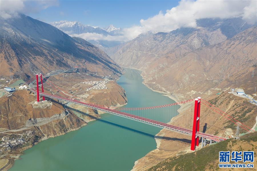 （经济）（2）川藏“新干线”雅康高速公路全线建成并试通车