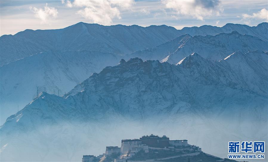     布达拉宫雪景(3月15日摄).