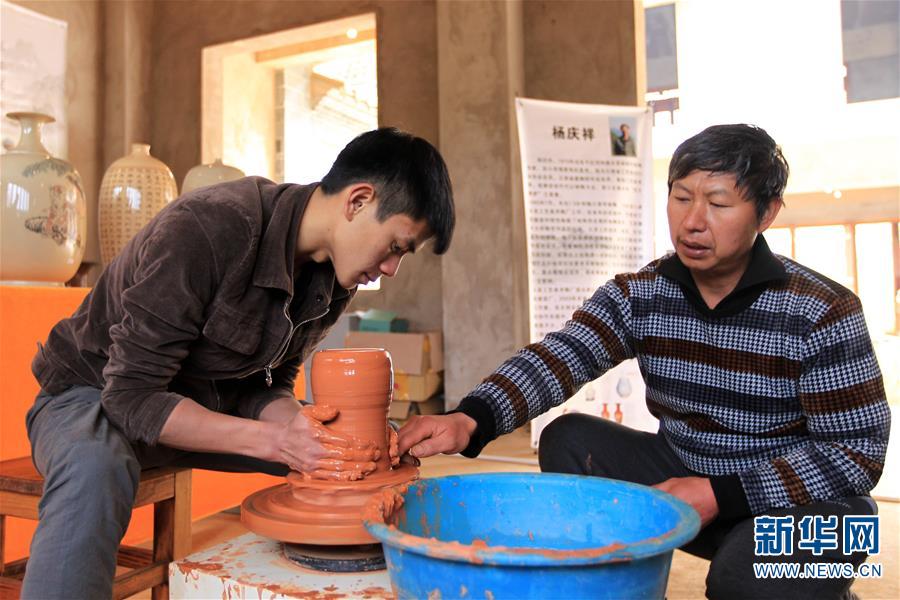（社会）（1）云南建水：紫陶产业助力脱贫增收