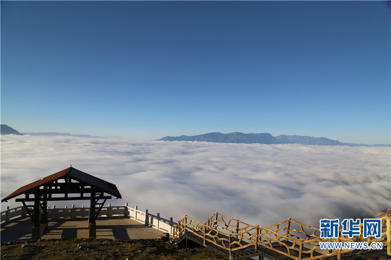 云南昭通马楠山 云海波澜阔